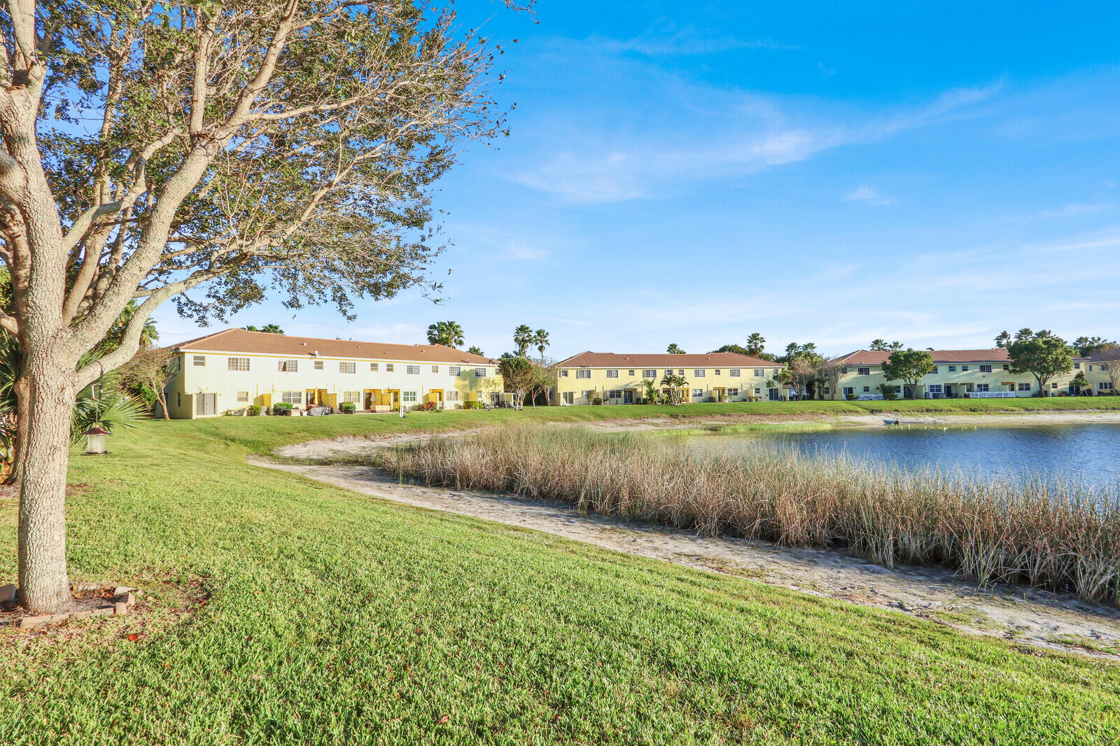944 Imperial Lake Road West Palm Beach, FL 33413 - Photo 28 of 36 Lake Views