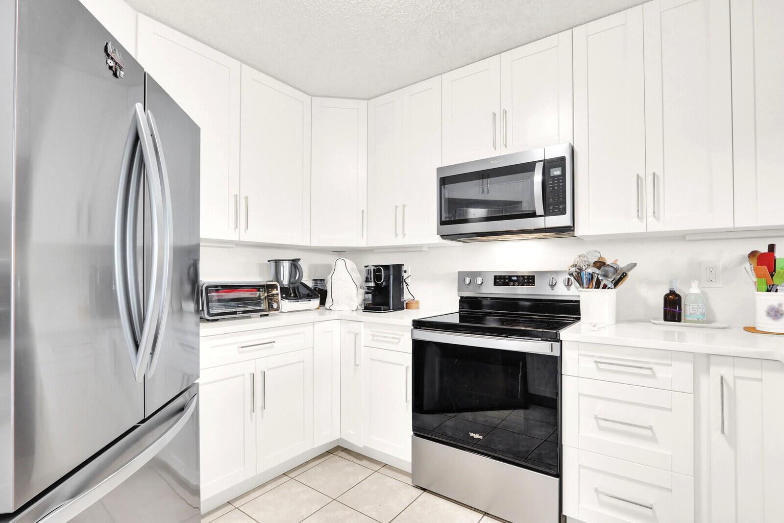 944 Imperial Lake Road West Palm Beach, FL 33413 - Photo 7 of 36 Renovated Kitchen