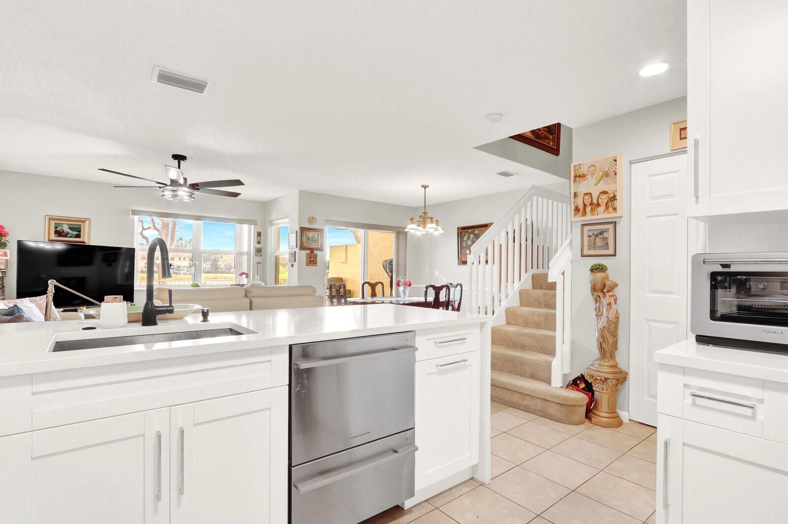 944 Imperial Lake Road West Palm Beach, FL 33413 - Photo 8 of 36 Quartz Counter tops