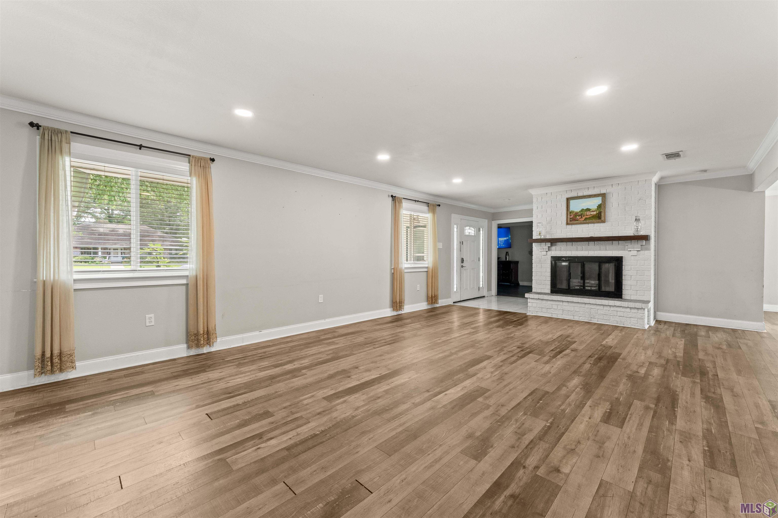 1088 Sinclair Drive Baton Rouge, LA 70815 - Photo 1 of 8