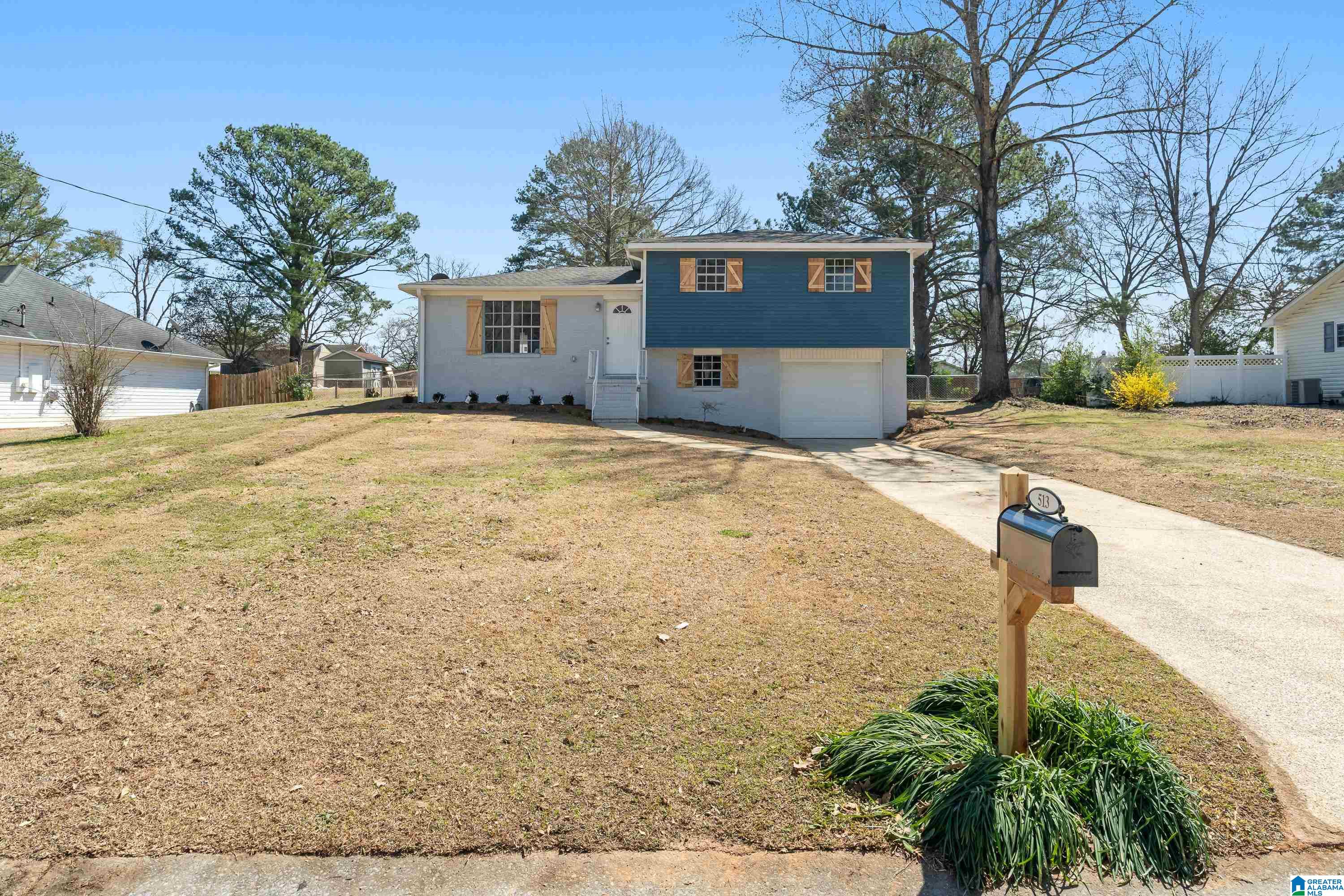 513 Overhill Drive Pelham, AL 35124 - Photo 2 of 34