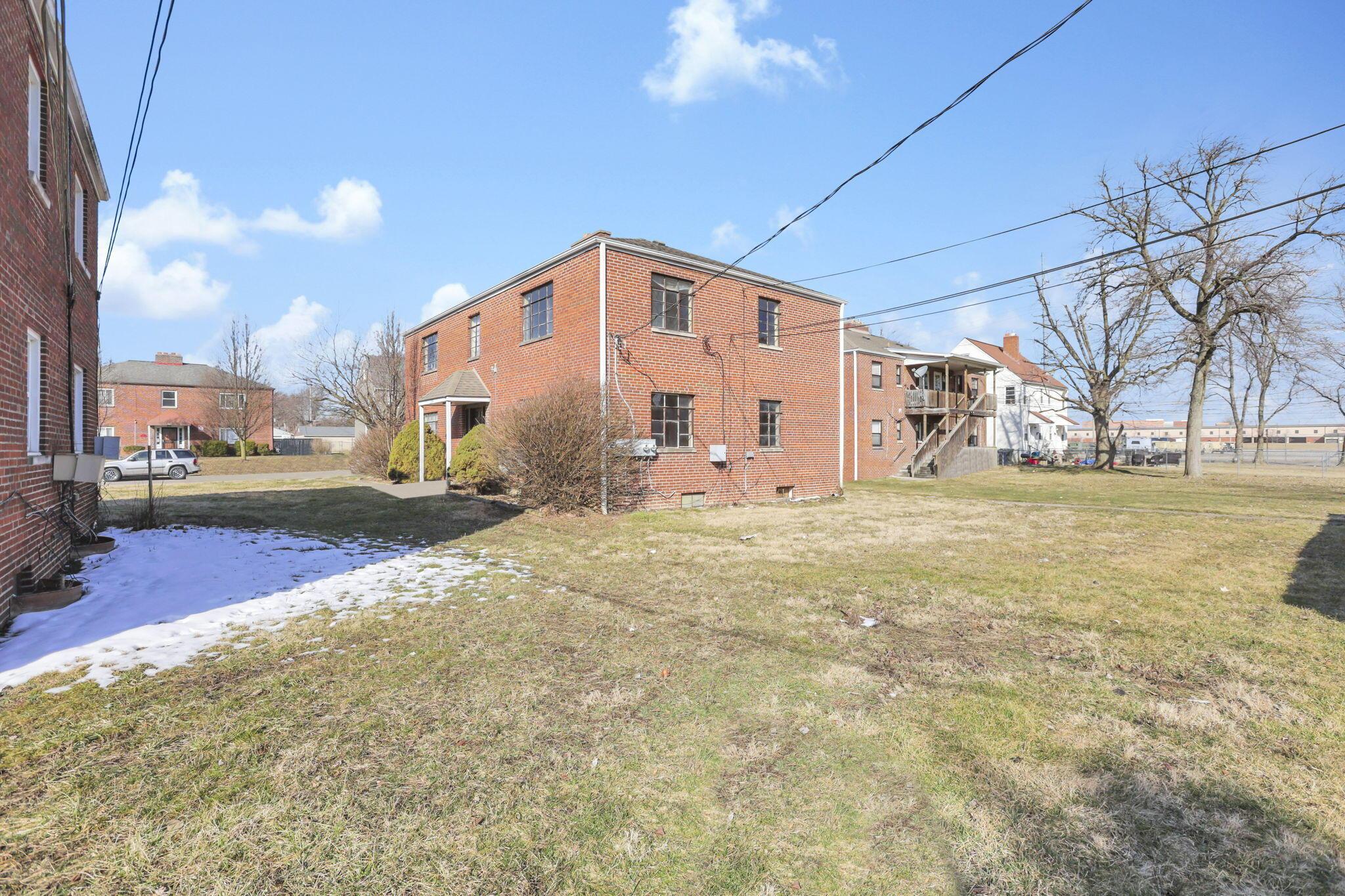 112 North Hampton Road Columbus, OH 43213 - Photo 35 of 39 63-web-or-mls-011A1004