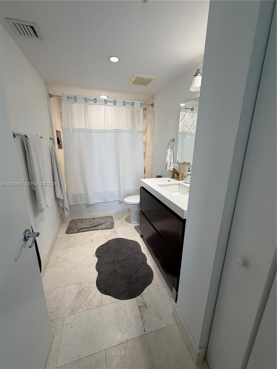 185 Southwest 7th Street, Unit 3209 Miami, FL 33130 - Photo 46 of 54