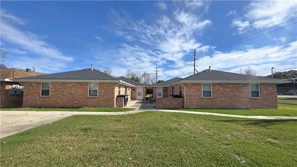 $1,800 | 508 Omega Street, Unit 18B, Belle Chasse, LA 70037