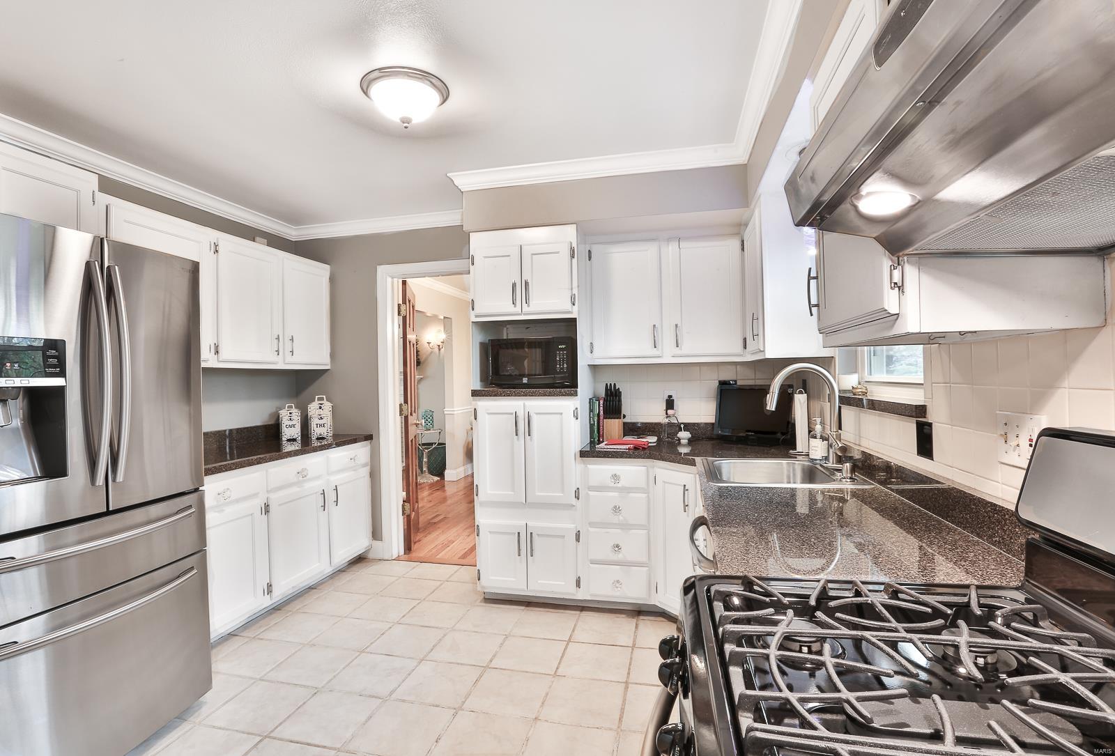 345 Providence Road Ballwin, MO 63011 - Photo 9 of 34 Gallery Image 9