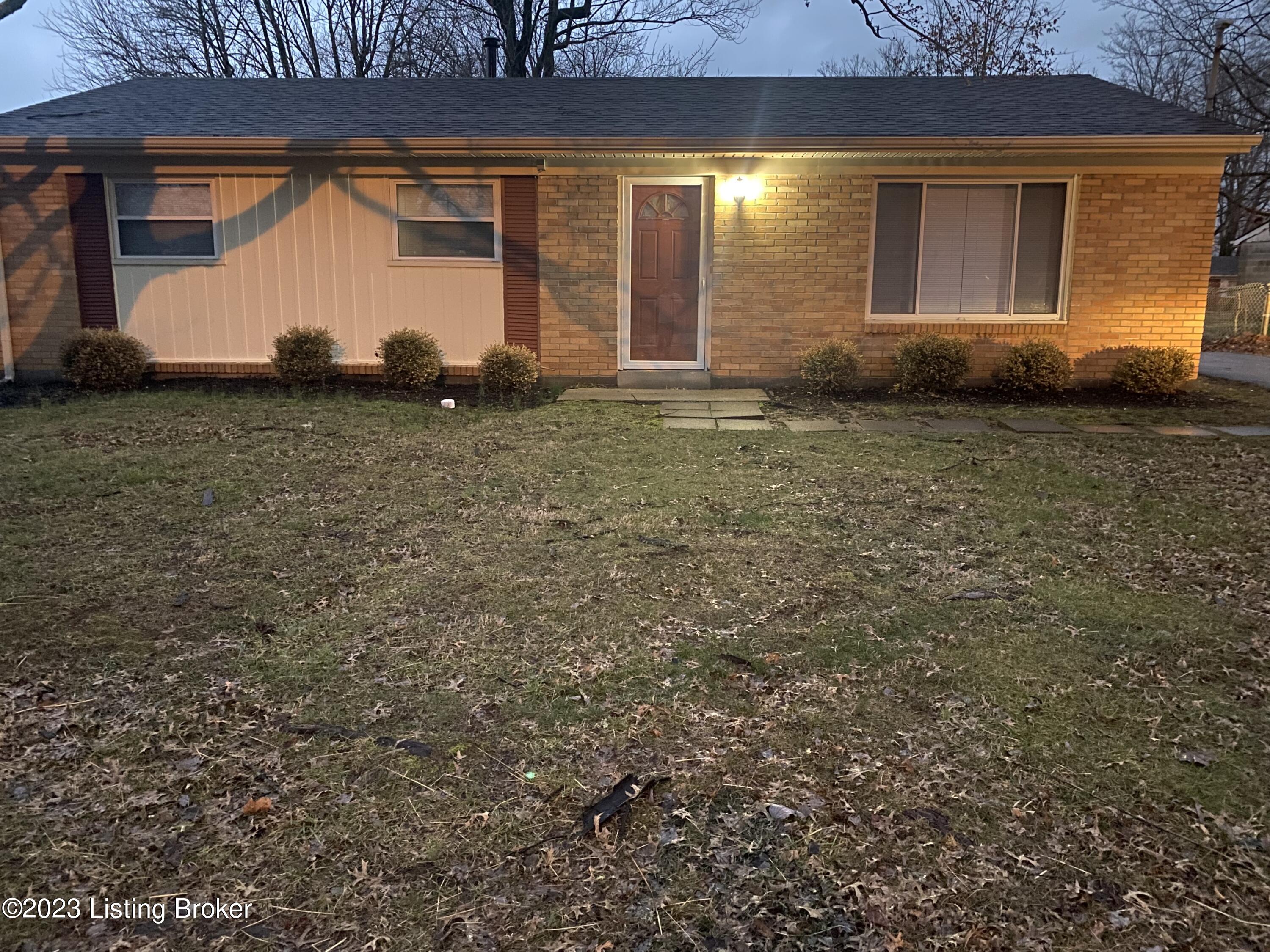 226 Dale Road Louisville, KY 40229 - Photo 2 of 13 DALE FRONT