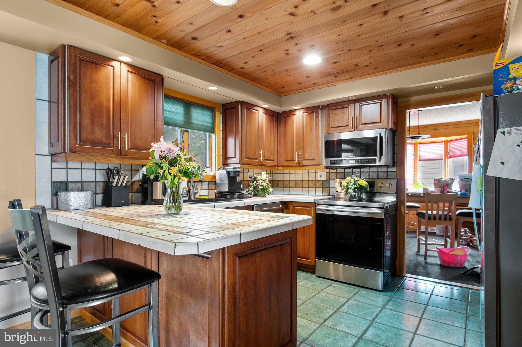 276 Magnolia Road Warminster, PA 18974 - Photo 11 of 40 Gallery Image 11