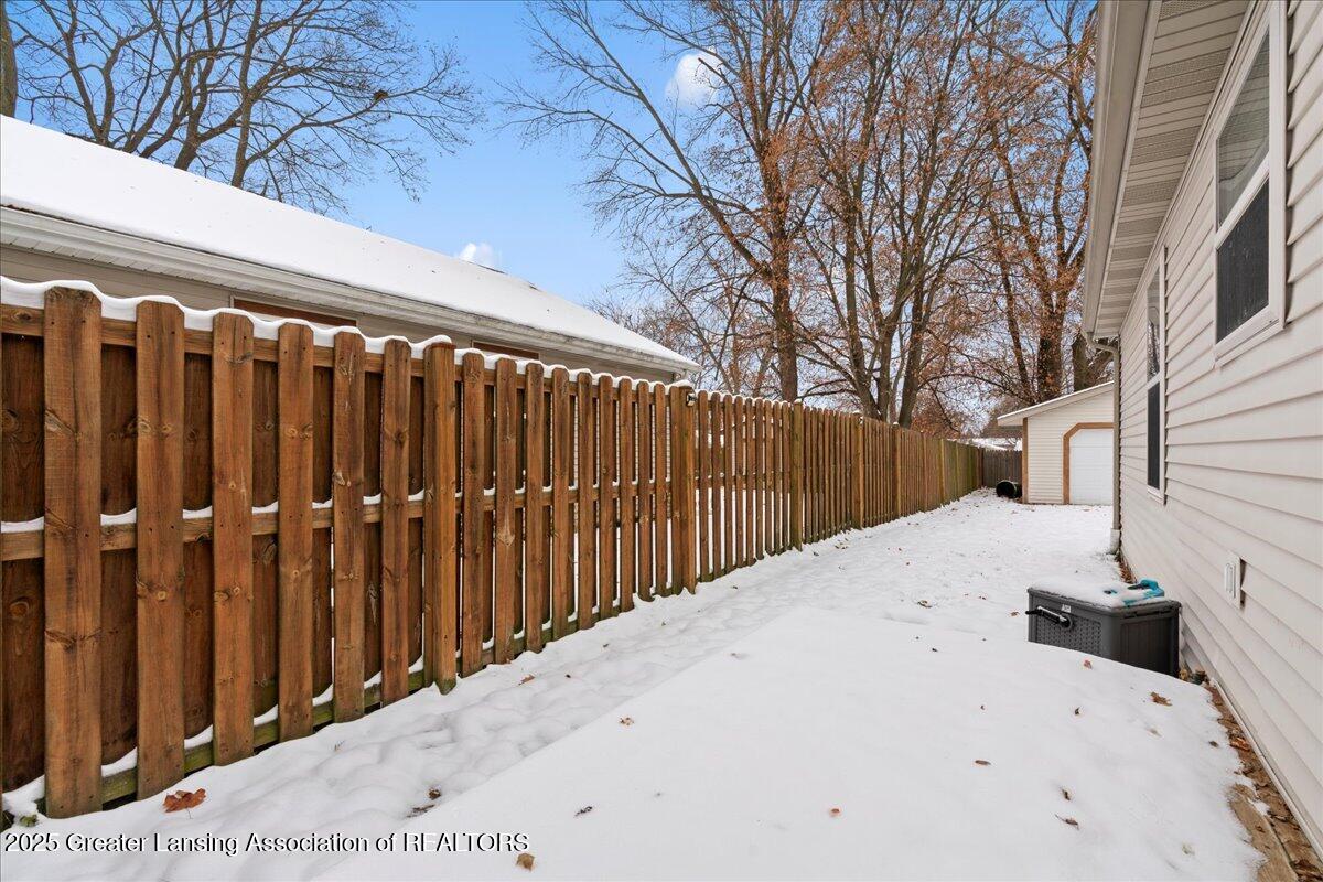 4327 Keller Road Holt, MI 48842 - Photo 31 of 45 Yard