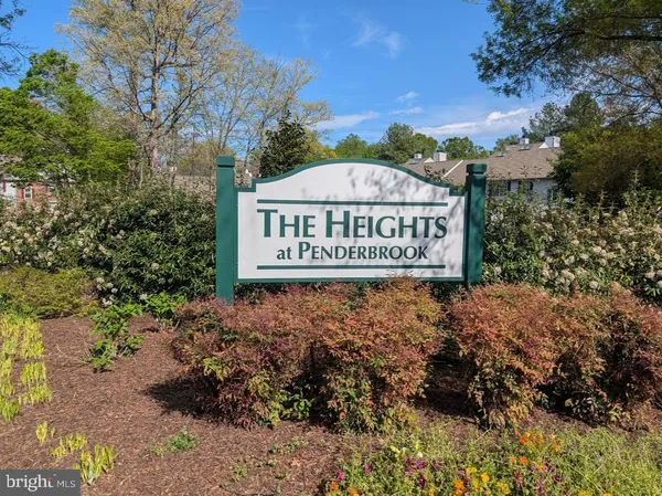$2,300 | 12110 Green Ledge Court, Unit 202, Fairfax, VA 22033