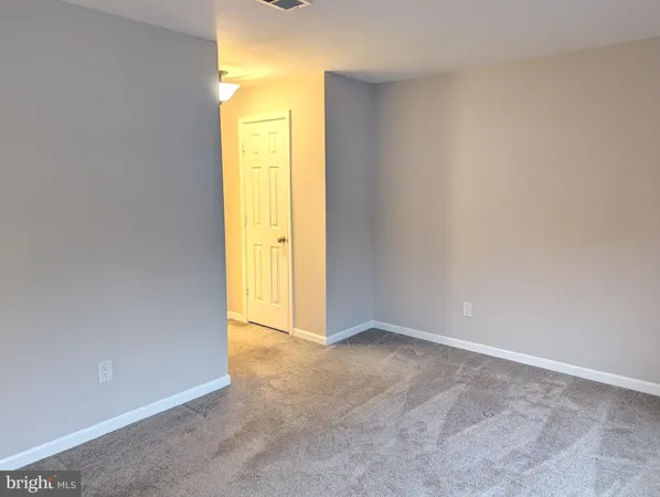 $2,300 | 12110 Green Ledge Court, Unit 202, Fairfax, VA 22033