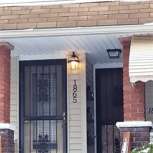 1865 Mannering Road Cleveland, OH 44112 - Photo 2 of 5 1865 Mannering Rd, Cleveland, OH 44112