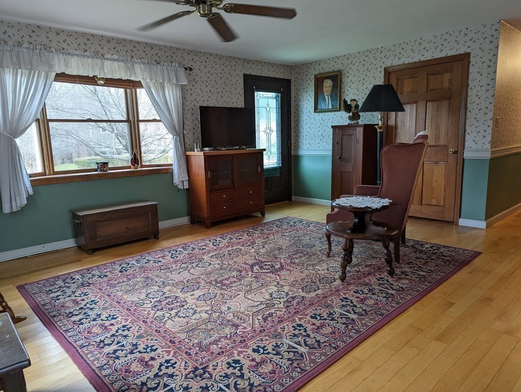 57 Ferry Road Salisbury, MA 01952 - Photo 3 of 31
