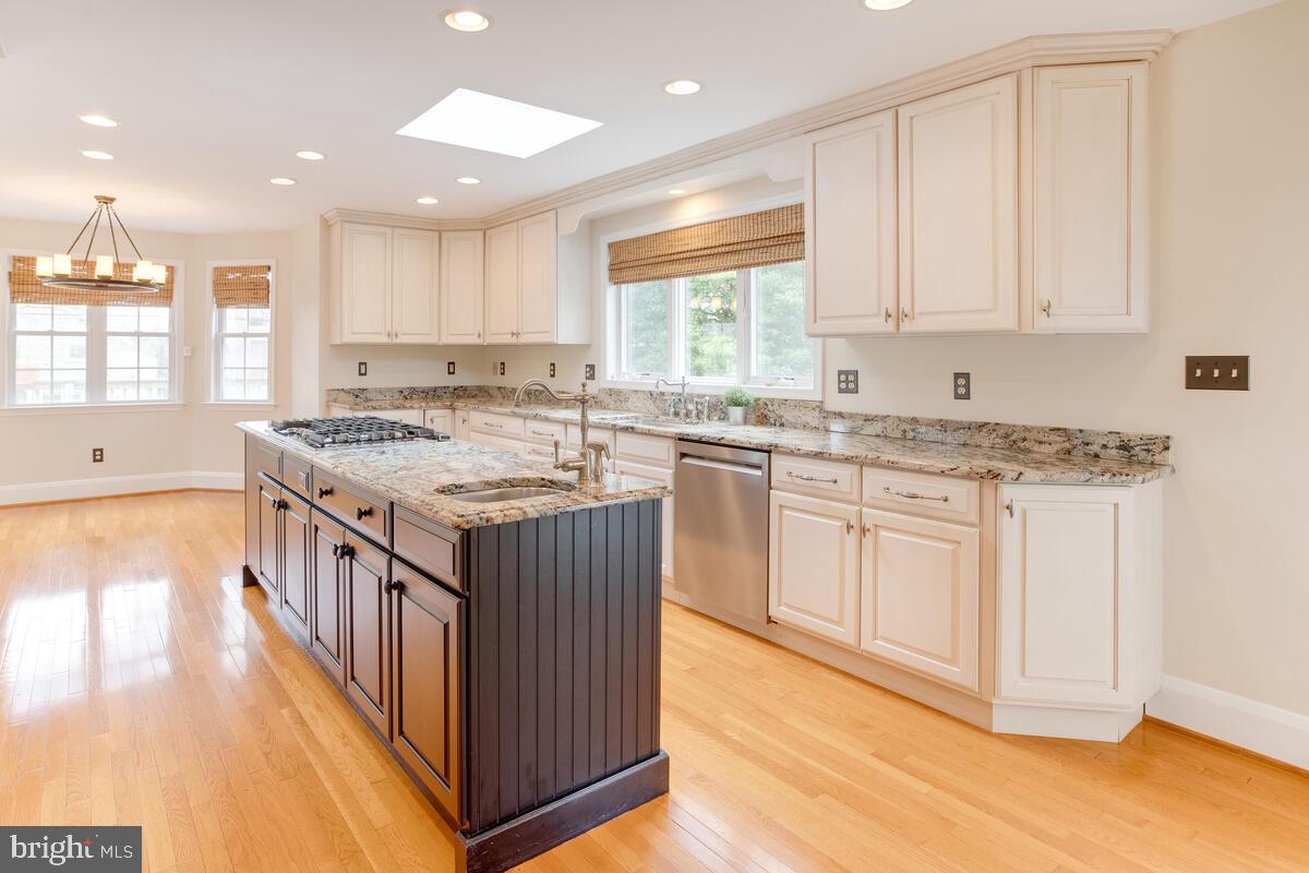 813 Kingston Road Baltimore, MD 21212 - Photo 2 of 55 Gleaming hardwood floors in the kitchen