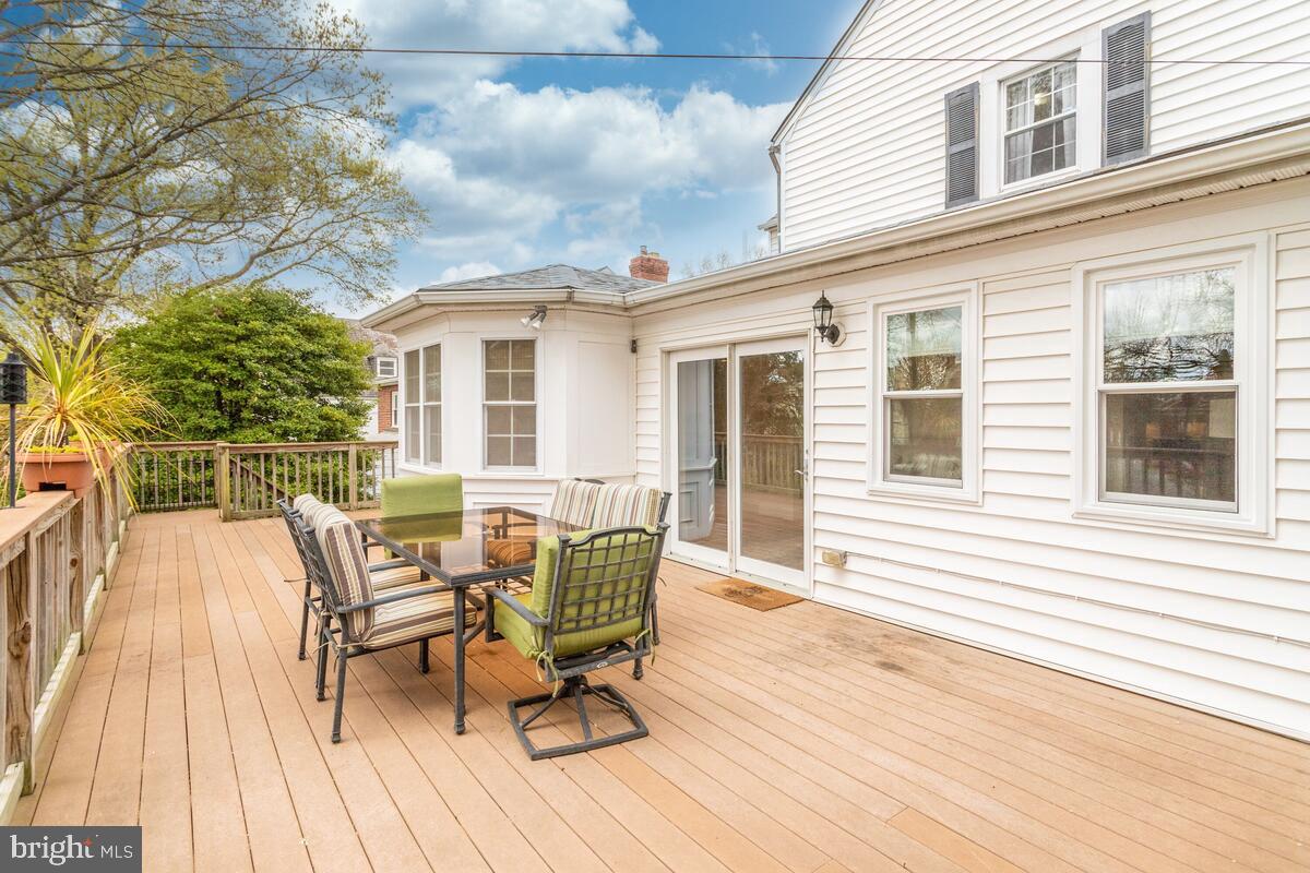 813 Kingston Road Baltimore, MD 21212 - Photo 14 of 55 Enjoy outdoor dining space just off family room