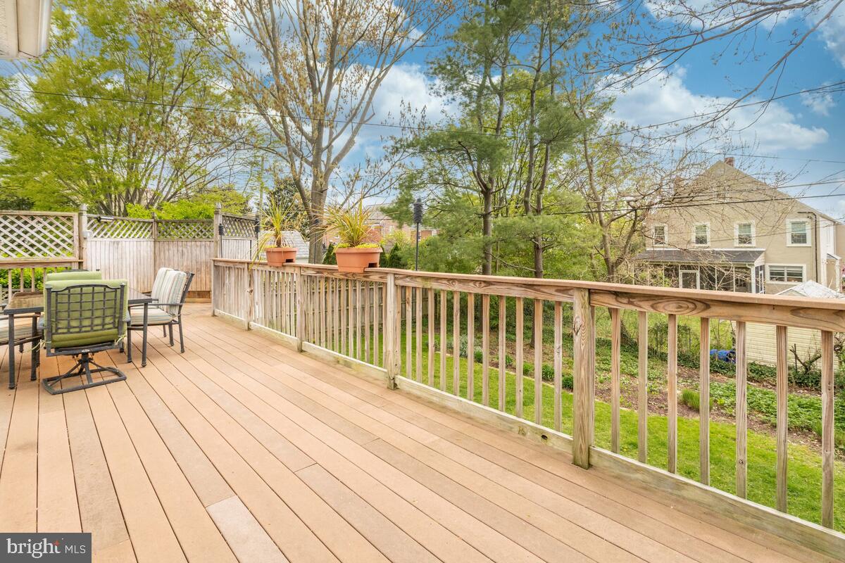 813 Kingston Road Baltimore, MD 21212 - Photo 15 of 55 Expansive deck overlooks yards