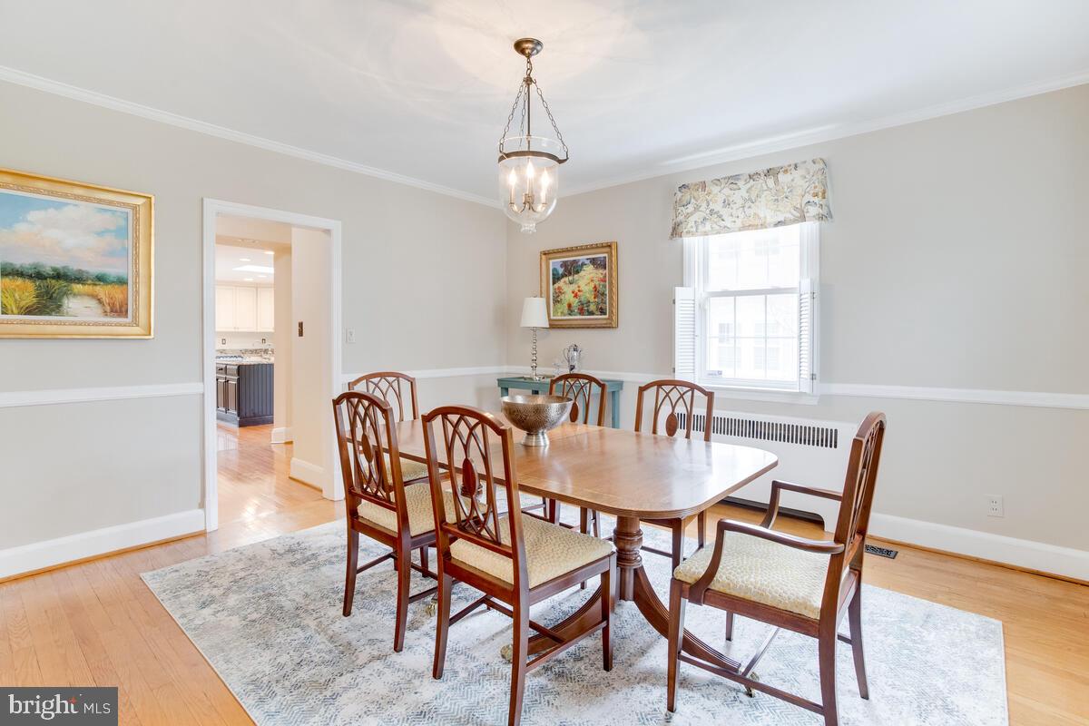 813 Kingston Road Baltimore, MD 21212 - Photo 21 of 55 Dining Room leads to kitchen