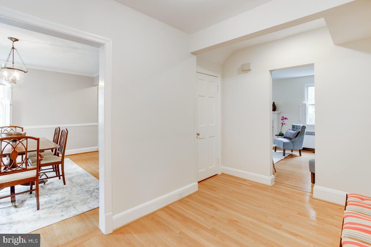 813 Kingston Road Baltimore, MD 21212 - Photo 25 of 55 Mud room is perfect for front and side entry