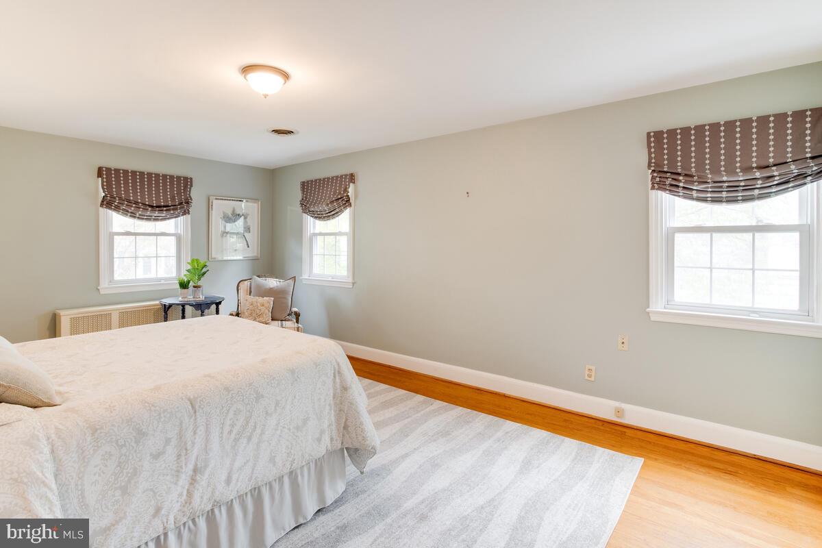 813 Kingston Road Baltimore, MD 21212 - Photo 34 of 55 Primary bedroom with custom shades