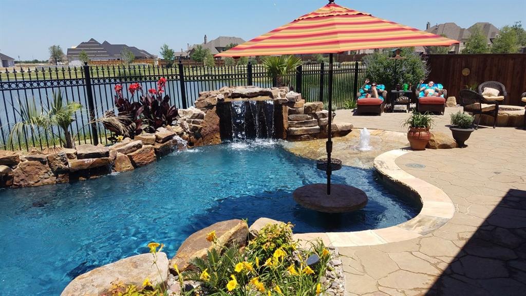 a outdoor view with a sitting space