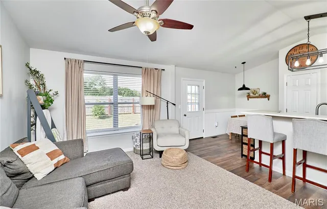 $219,900 | 101 Equestrian Drive, Winfield, MO 63389