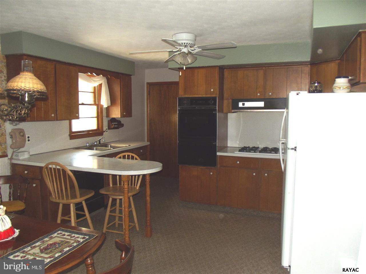 2349 Redwood Road York, PA 17408 - Photo 4 of 12