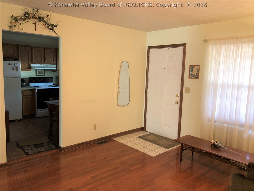 5143 Briar Road Charleston, WV 25313 - Photo 3 of 8 Gallery Image 3