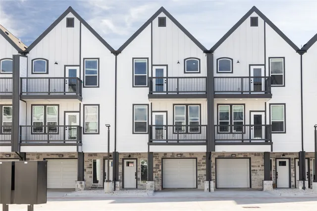 $1,750 | 2519 Washington Street, Unit 205, Waller, TX 77484