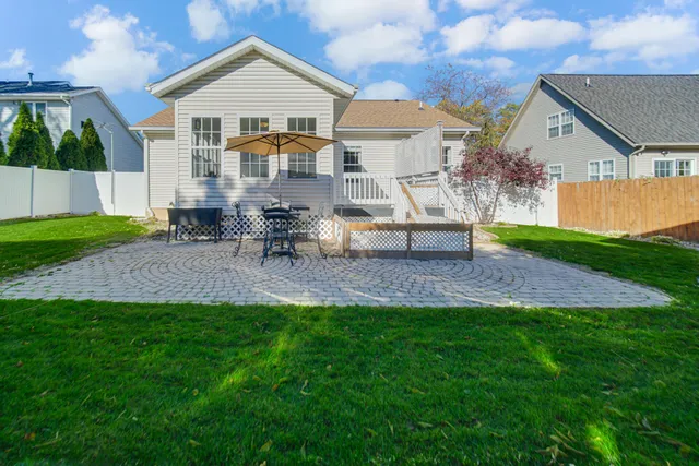 a view of outdoor space yard and porch