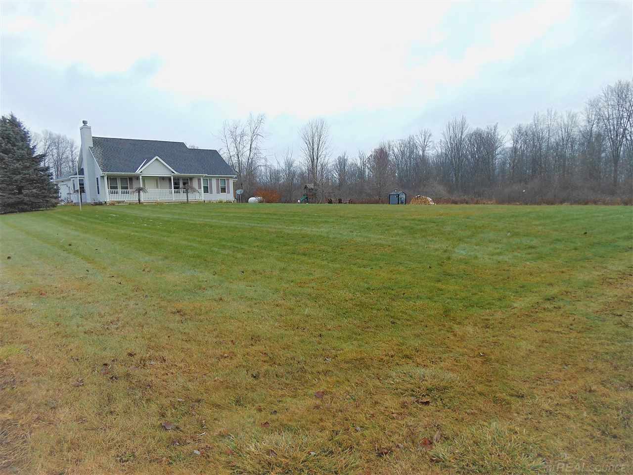 11856 Metcalf Road Yale, MI 48097 - Photo 16 of 48 50001328-15.JPG