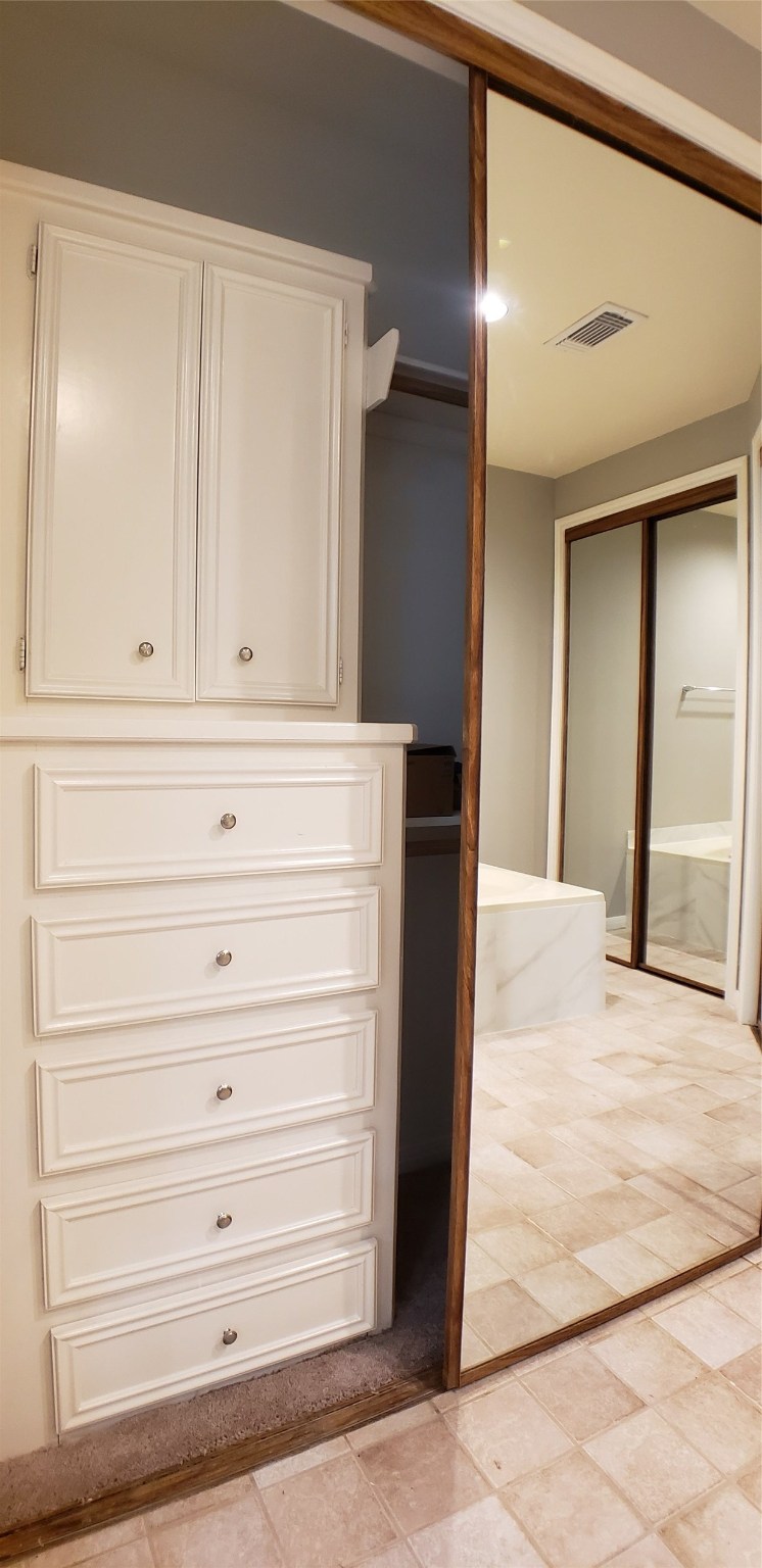 6607 Tournament Drive Houston, TX 77069 - Photo 21 of 46 a view of an empty room