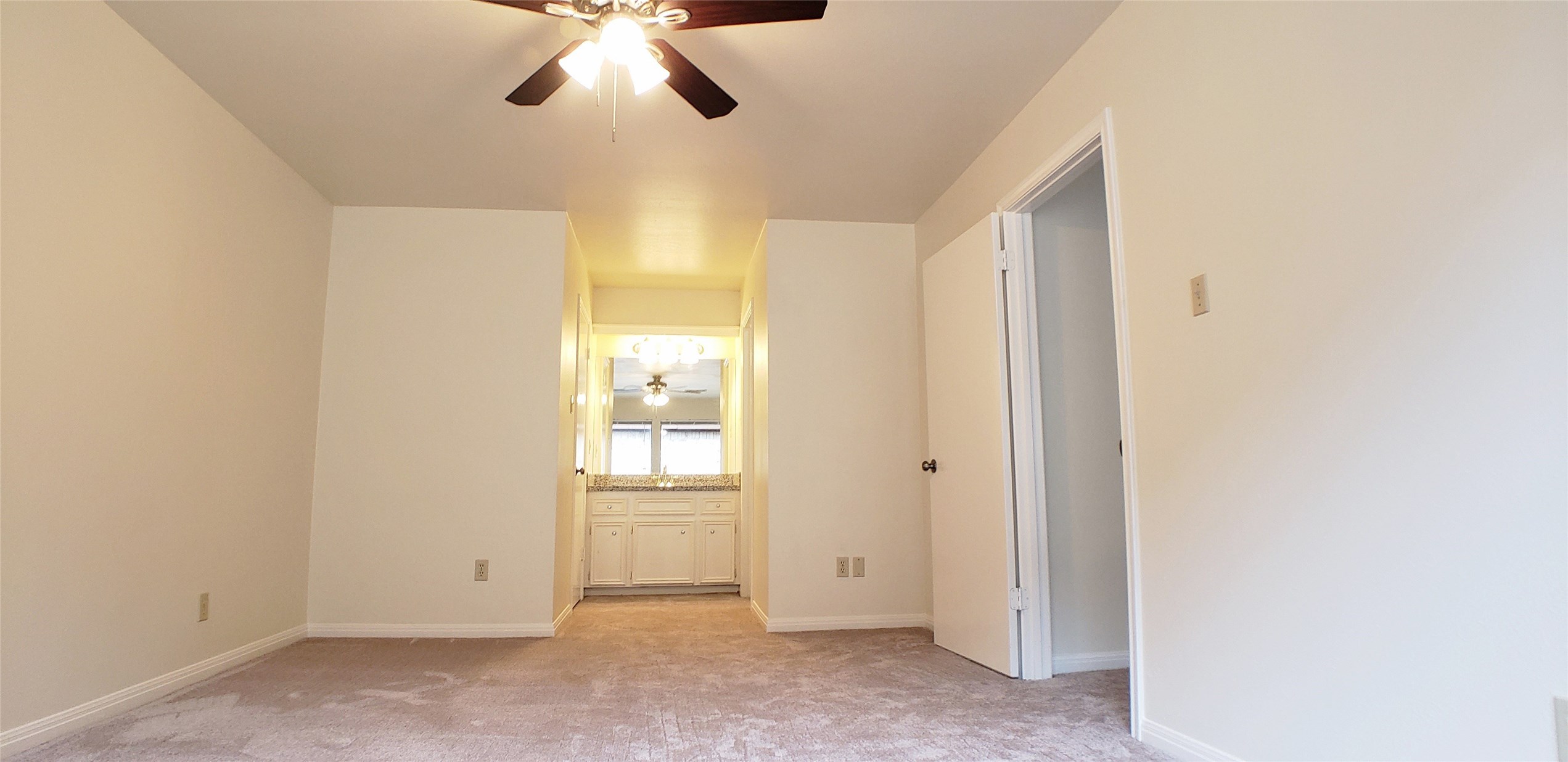 6607 Tournament Drive Houston, TX 77069 - Photo 28 of 46 a view of empty room with wooden floor