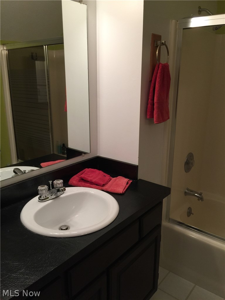 215 Solon Road, Unit D Chagrin Falls, OH 44022 - Photo 19 of 25 Loft has private Full Bath