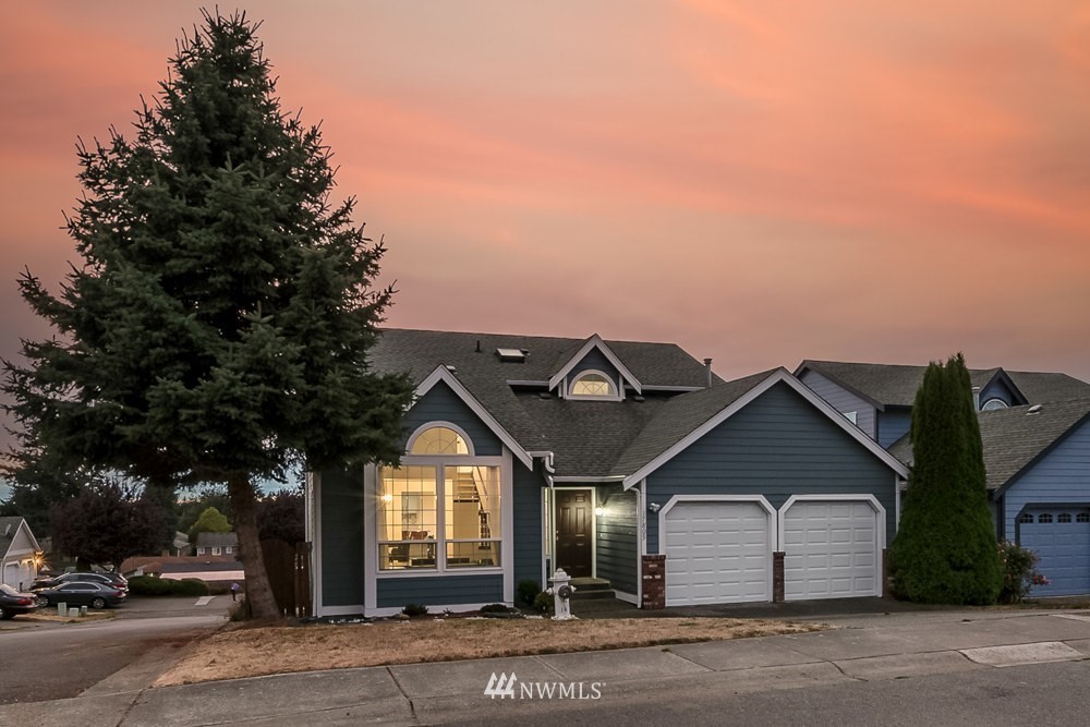 17805 112th Avenue Southeast Renton, WA 98055 - Photo 1 of 28 Gallery Image 1