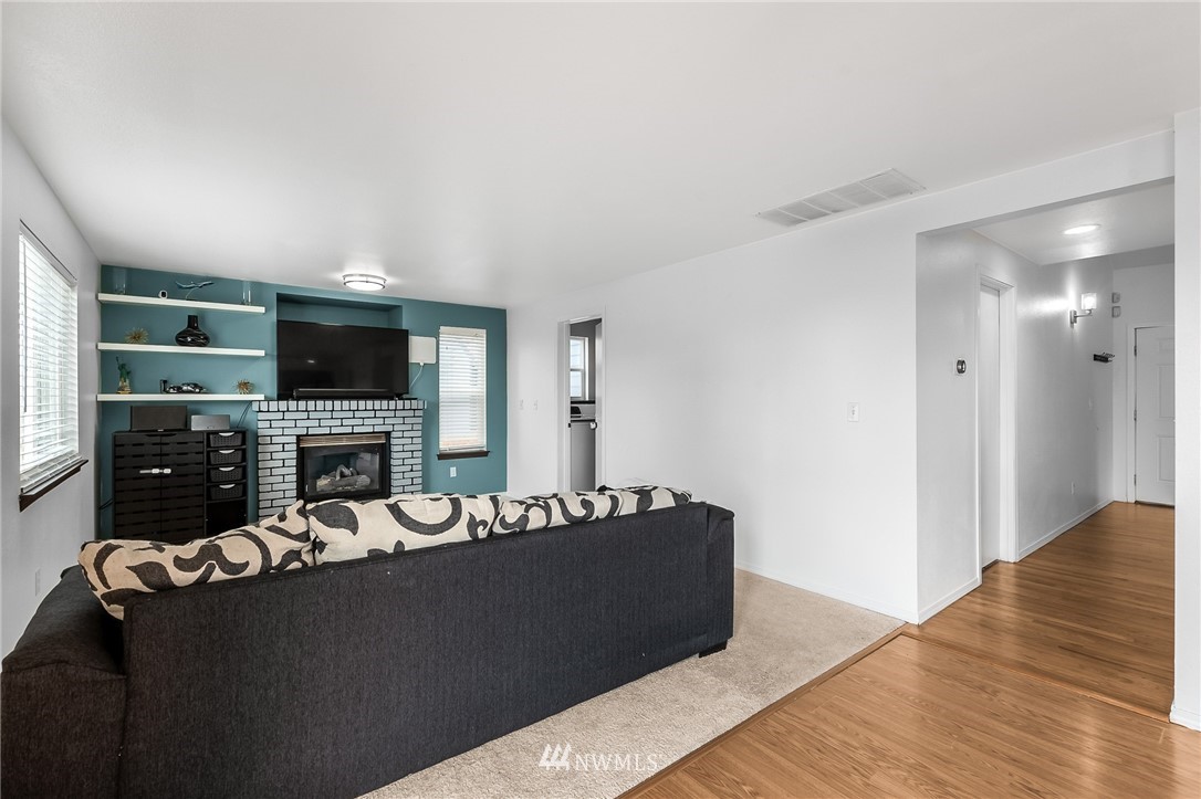 17805 112th Avenue Southeast Renton, WA 98055 - Photo 13 of 28 Gallery Image 13
