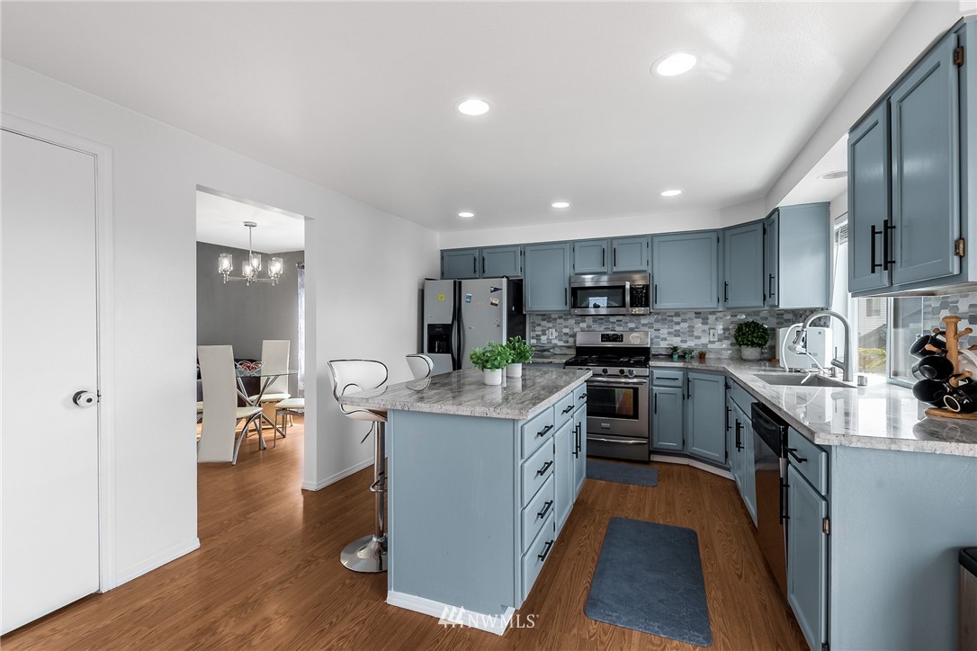 17805 112th Avenue Southeast Renton, WA 98055 - Photo 8 of 28 Gallery Image 8