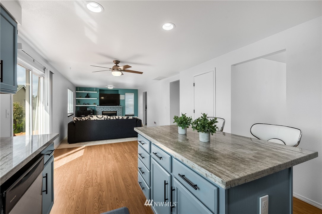 17805 112th Avenue Southeast Renton, WA 98055 - Photo 10 of 28 Gallery Image 10
