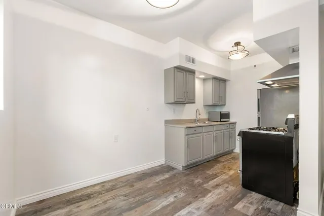 $438,000 | 536 South Euclid Avenue, Unit 4, Pasadena, CA 91101