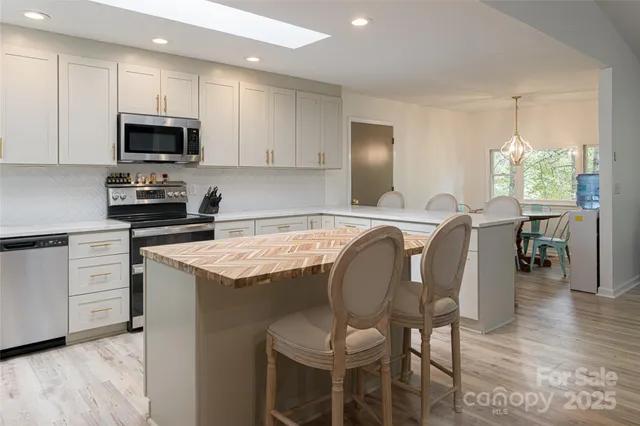 $949,000 | 1388 King Road, Pisgah Forest, NC 28768