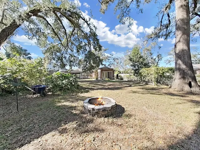 $495,000 | 2921 Chelsea Woods Drive, Valrico, FL 33596