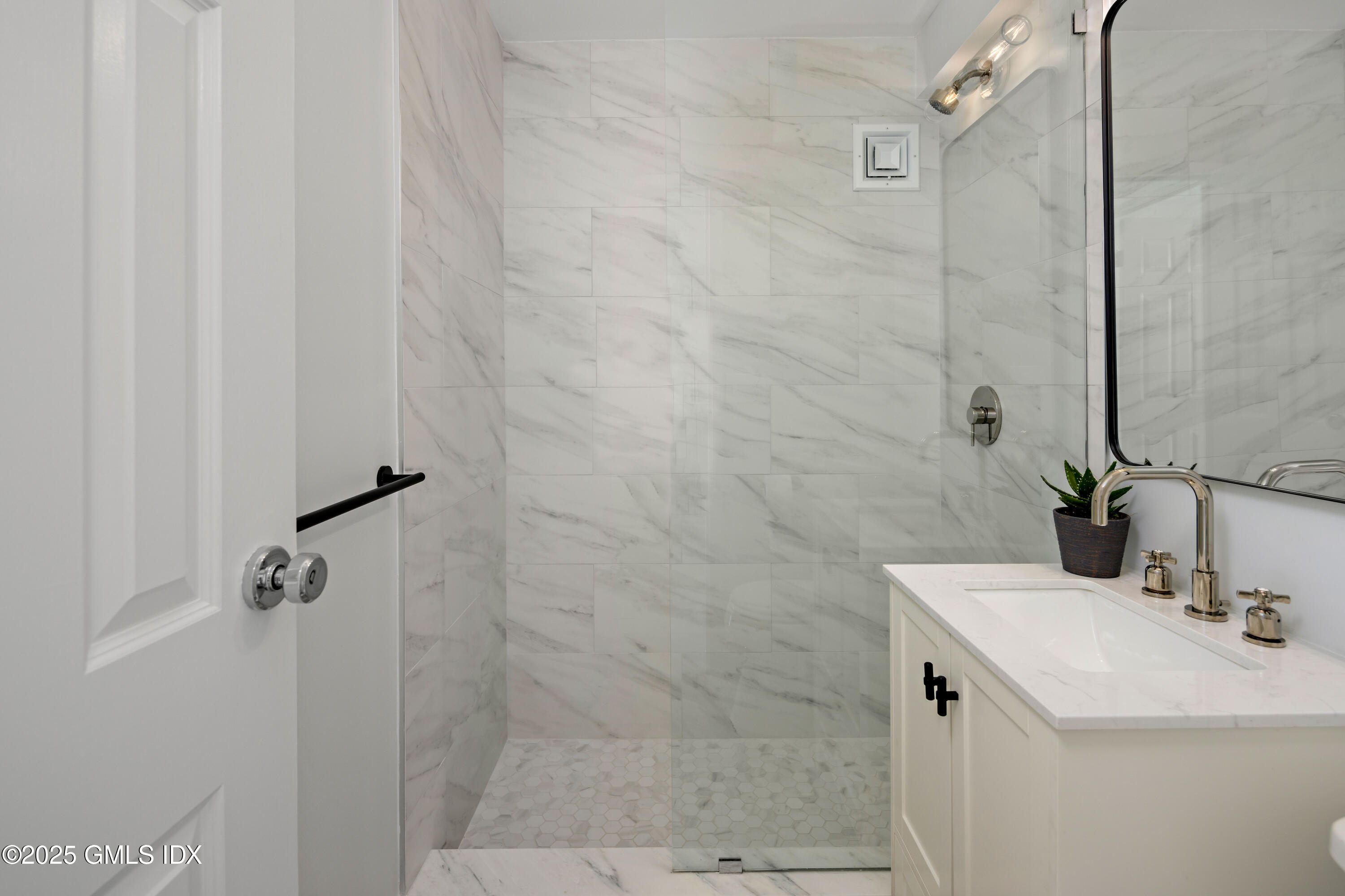 87 Glenbrook Road, Unit 3D Stamford, CT 06902 - Photo 23 of 28 87 Glenbrook Rd, Stamford, CT 06902-19