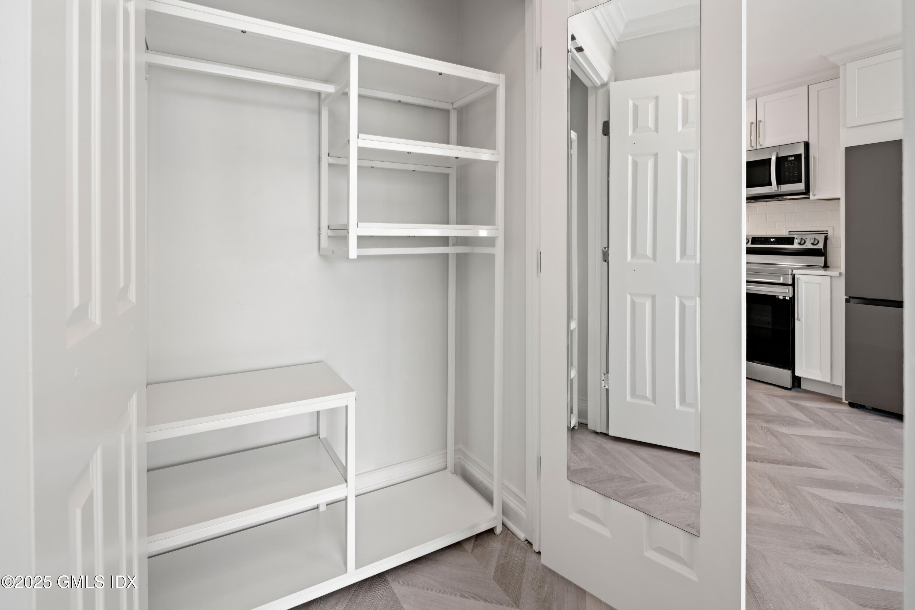 87 Glenbrook Road, Unit 3D Stamford, CT 06902 - Photo 25 of 28 87 Glenbrook Rd, Stamford, CT 06902-21