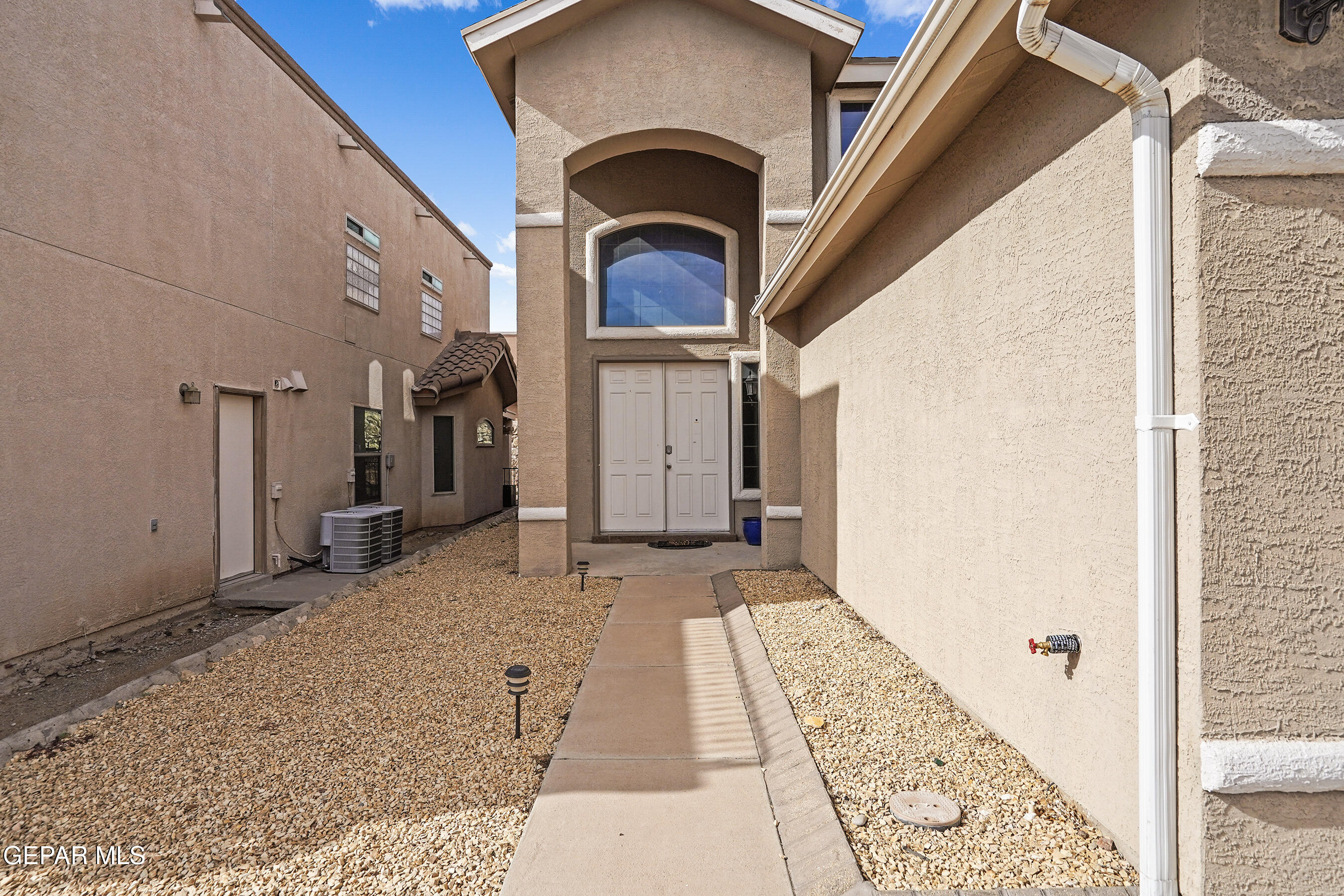 11265 Cattle Ranch Street El Paso, TX 79934 - Photo 35 of 44 a view of a hallway with entryway