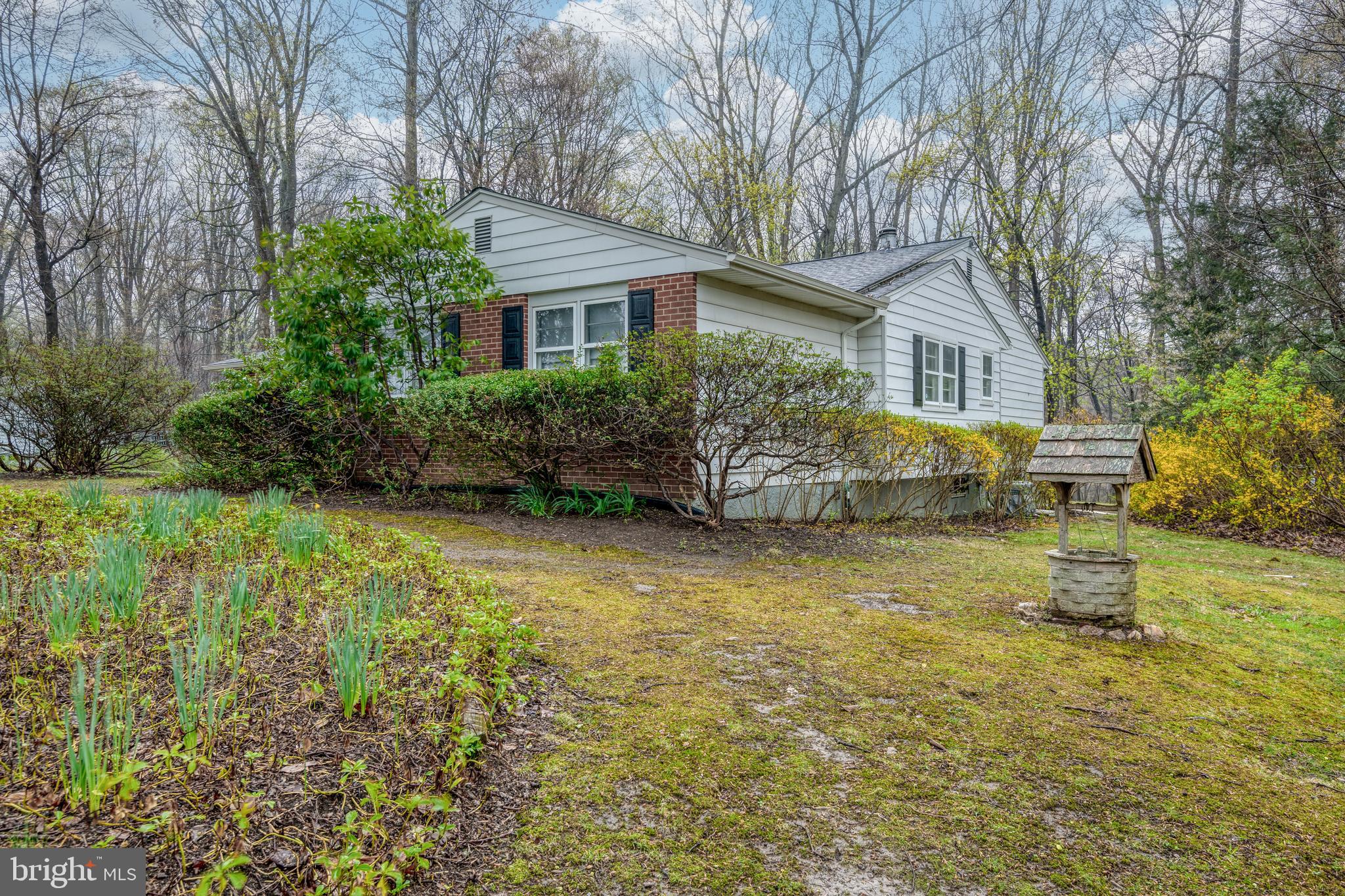 685 Chambers Rock Road Landenberg, PA 19350 - Photo 3 of 49 a front view of house with yard and green space