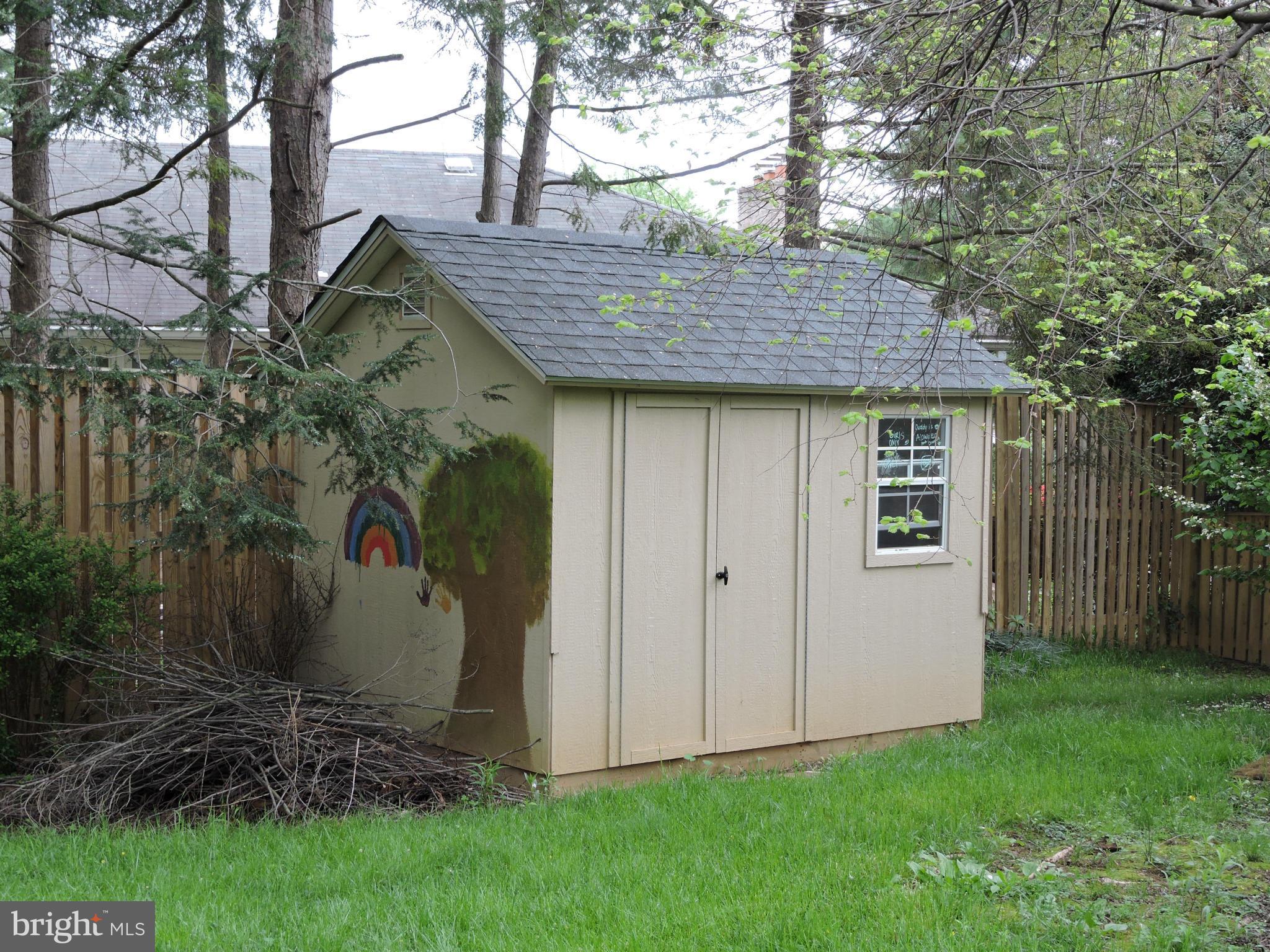 6202 Chesterbrook Road McLean, VA 22101 - Photo 19 of 20 Shed