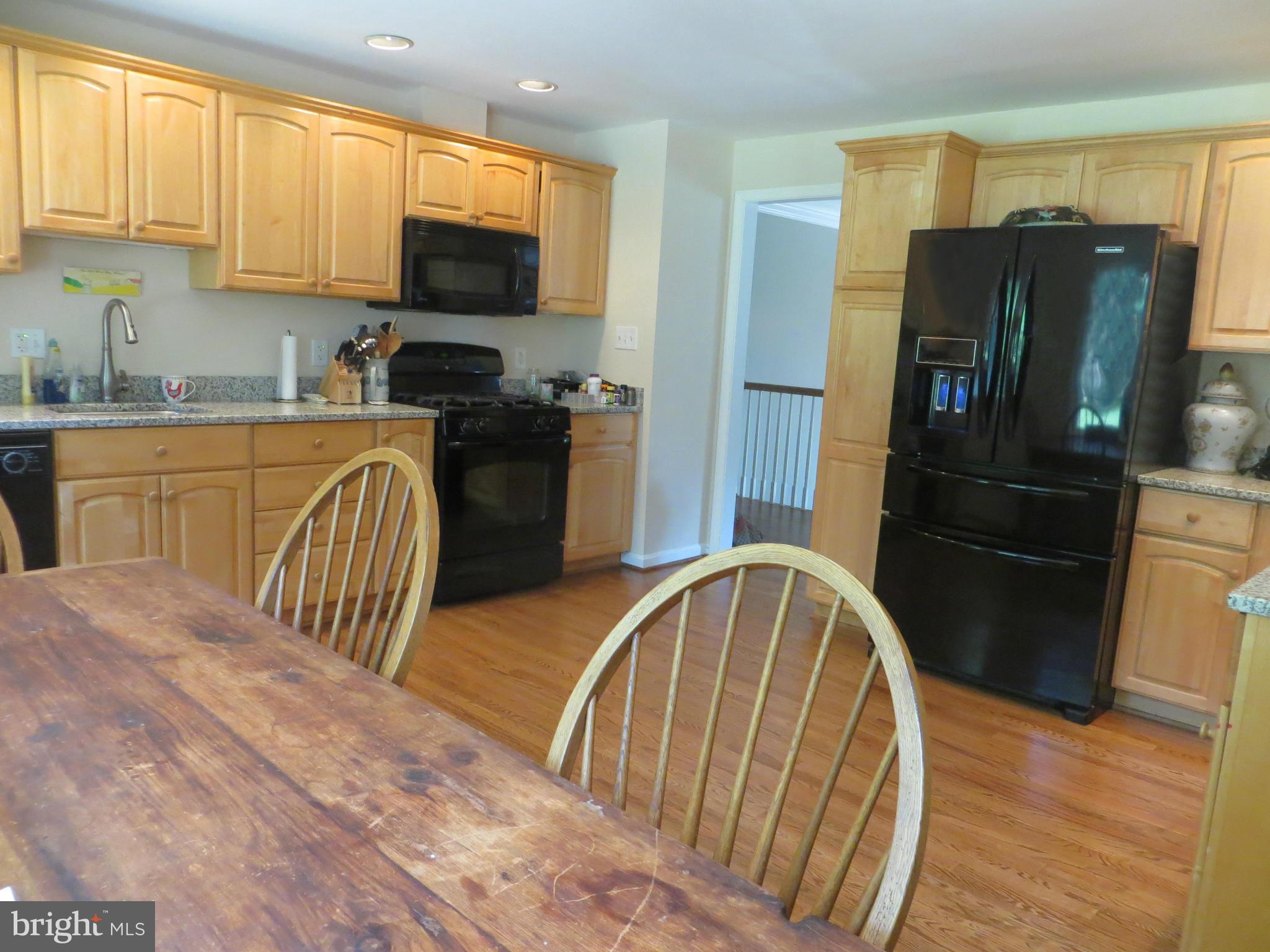 6202 Chesterbrook Road McLean, VA 22101 - Photo 5 of 20 Kitchen