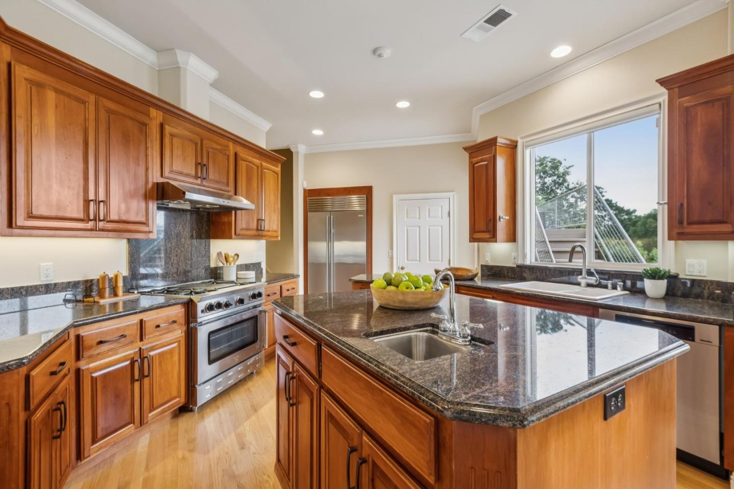 140 Ridgeway Road Woodside, CA 94062 - Photo 23 of 70