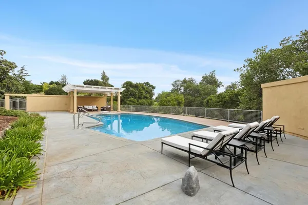 $5,788,000 | 140 Ridgeway Road, Woodside, CA 94062