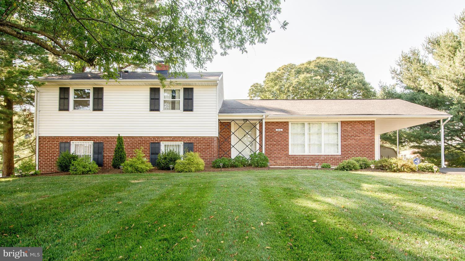19116 Olney Mill Road Olney, MD 20832 - Photo 2 of 27 Exterior (Front)