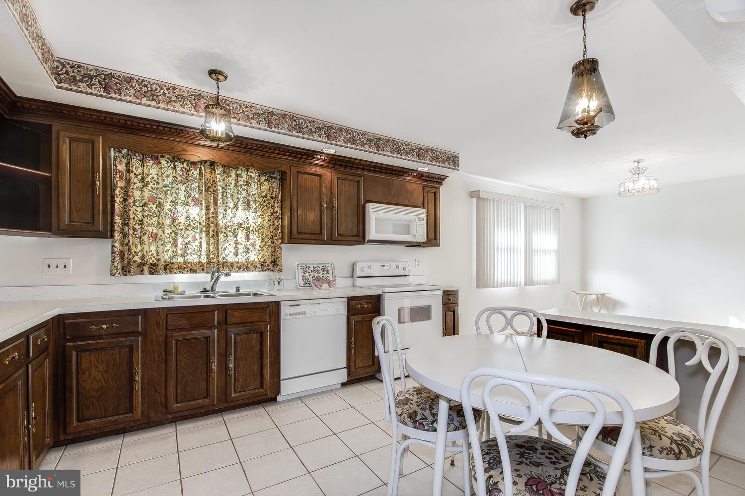 19116 Olney Mill Road Olney, MD 20832 - Photo 12 of 27 Kitchen
