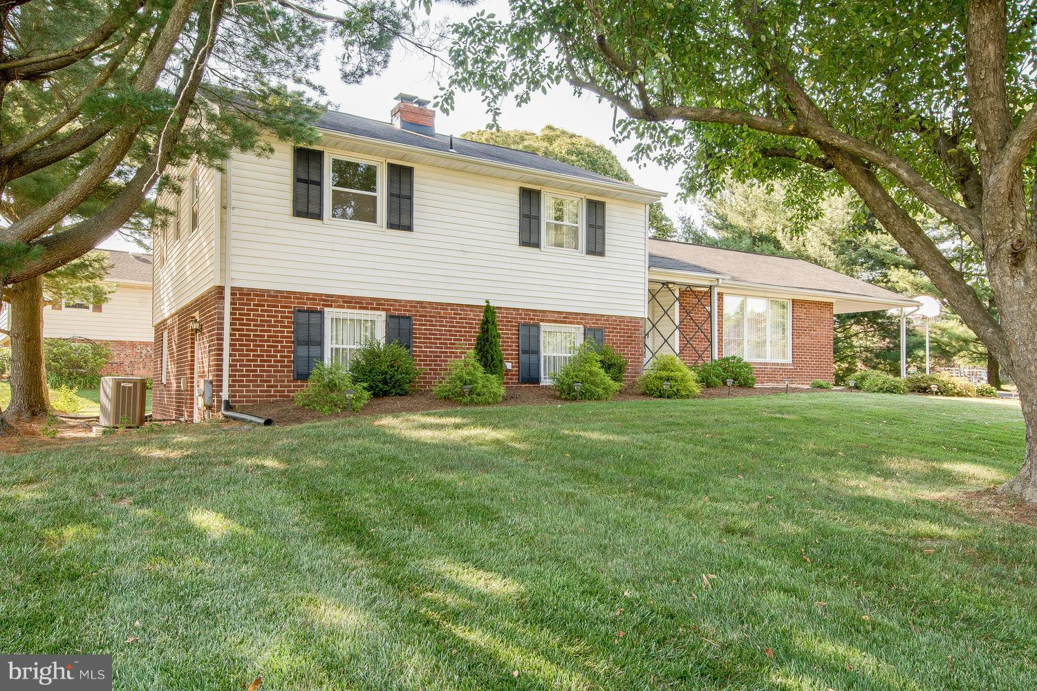 19116 Olney Mill Road Olney, MD 20832 - Photo 3 of 27 Exterior (Front)
